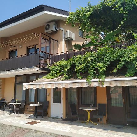Accomodation Pertout โนวาโกริคา ภายนอก รูปภาพ