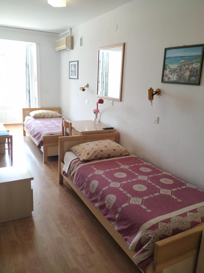Accomodation Pertout โนวาโกริคา ภายนอก รูปภาพ