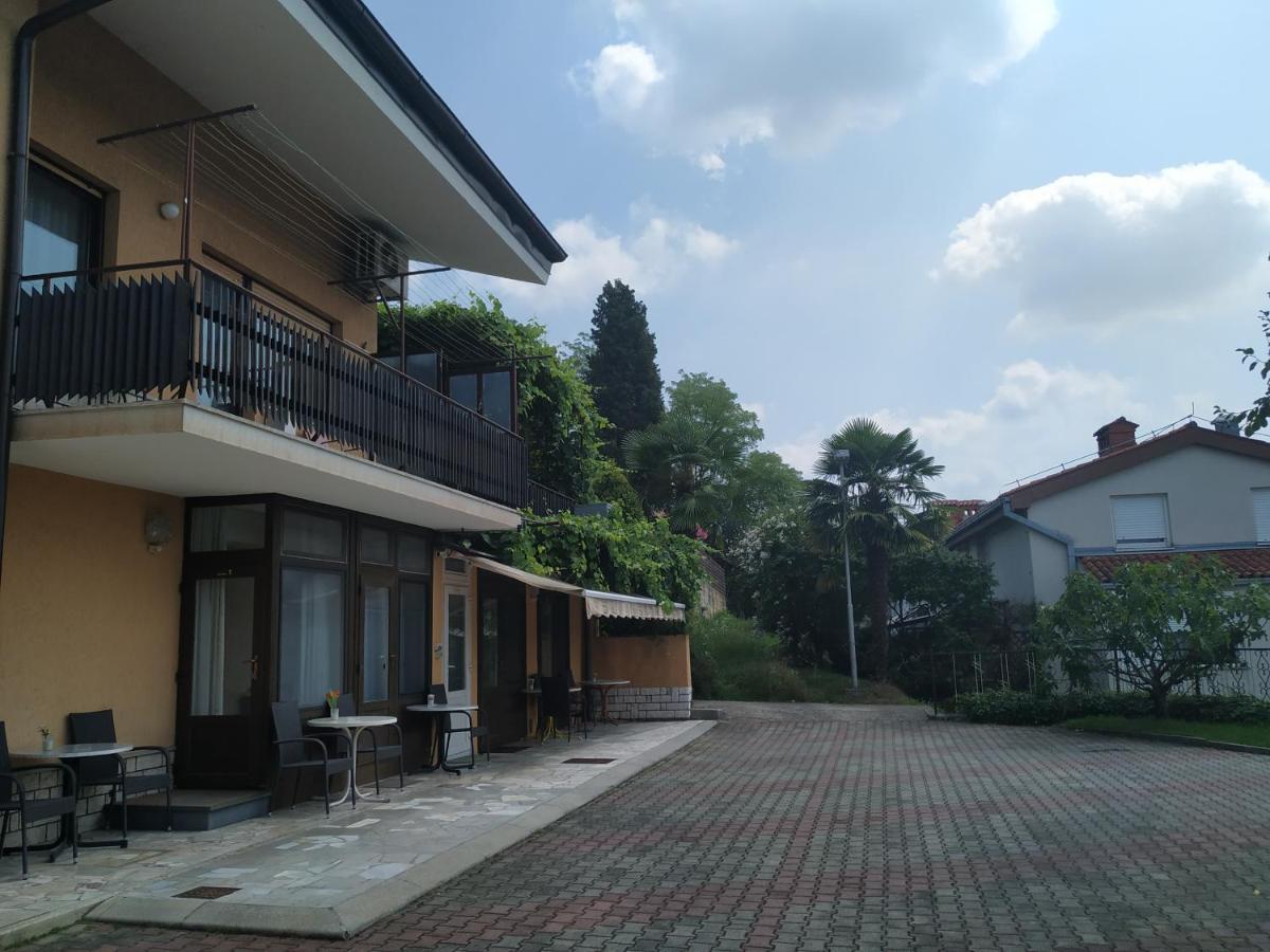 Accomodation Pertout โนวาโกริคา ภายนอก รูปภาพ