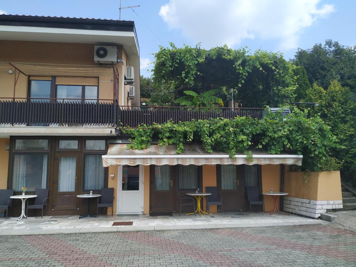 Accomodation Pertout โนวาโกริคา ภายนอก รูปภาพ