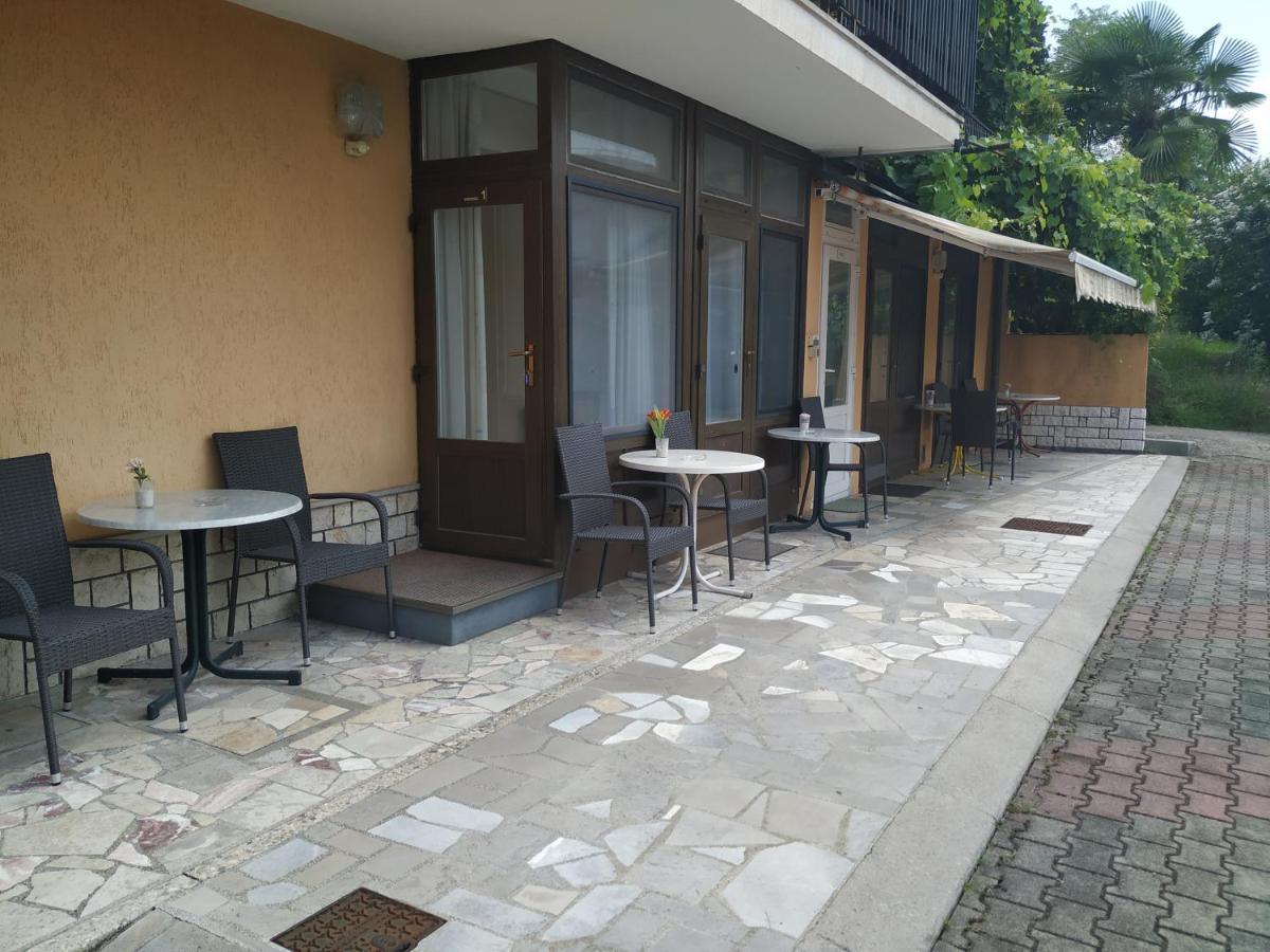 Accomodation Pertout โนวาโกริคา ภายนอก รูปภาพ