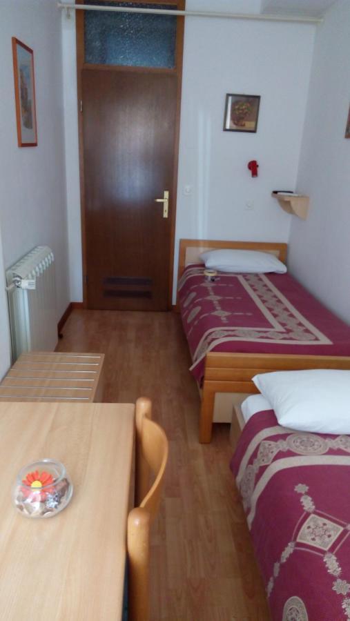Accomodation Pertout โนวาโกริคา ภายนอก รูปภาพ